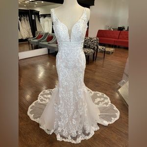 Stella York 6914 Street Size 14 Pre-Owned Altered Wedding Dress For Sale